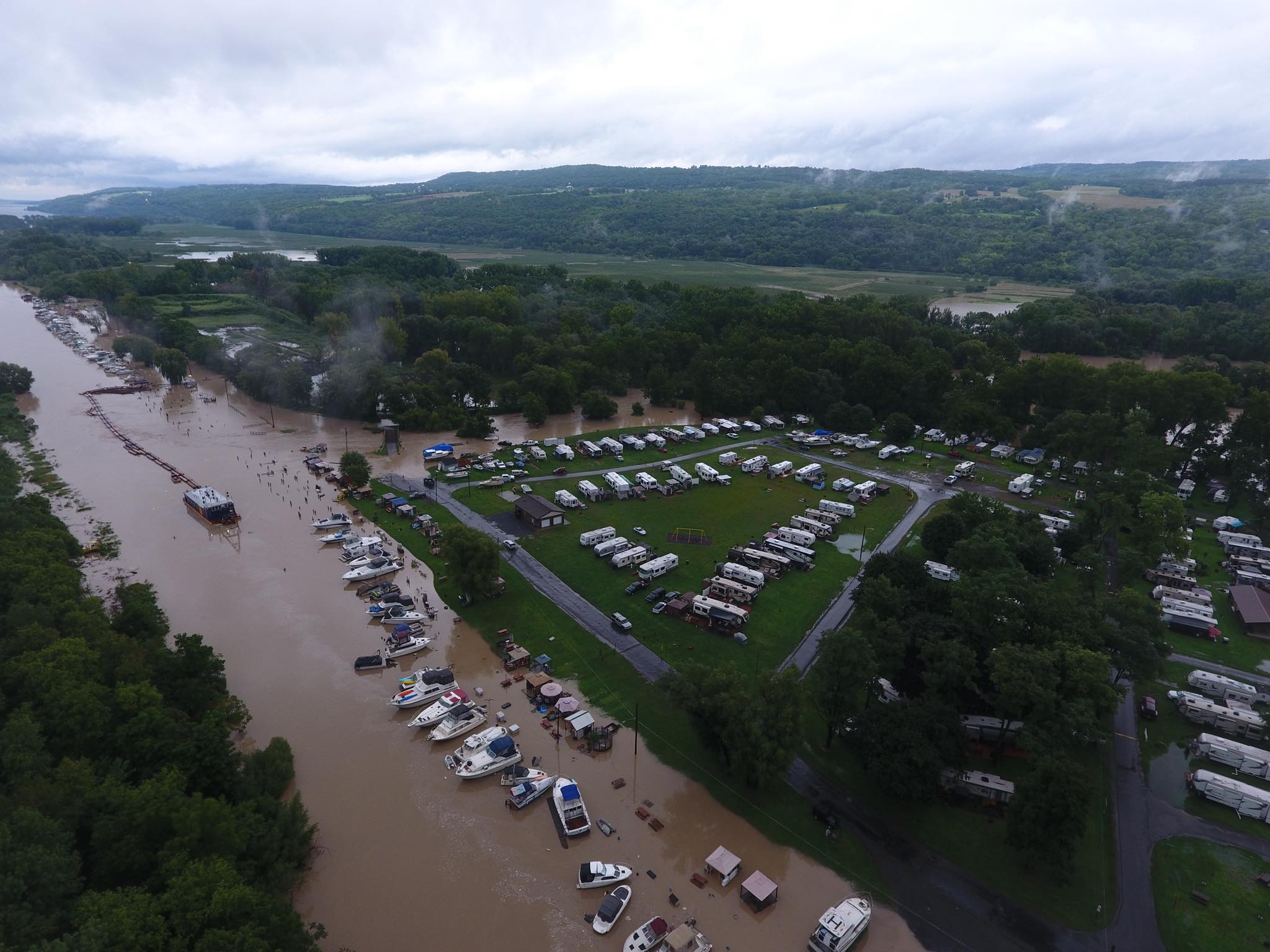 39242363_10212131115889283_1460268780193054720_o